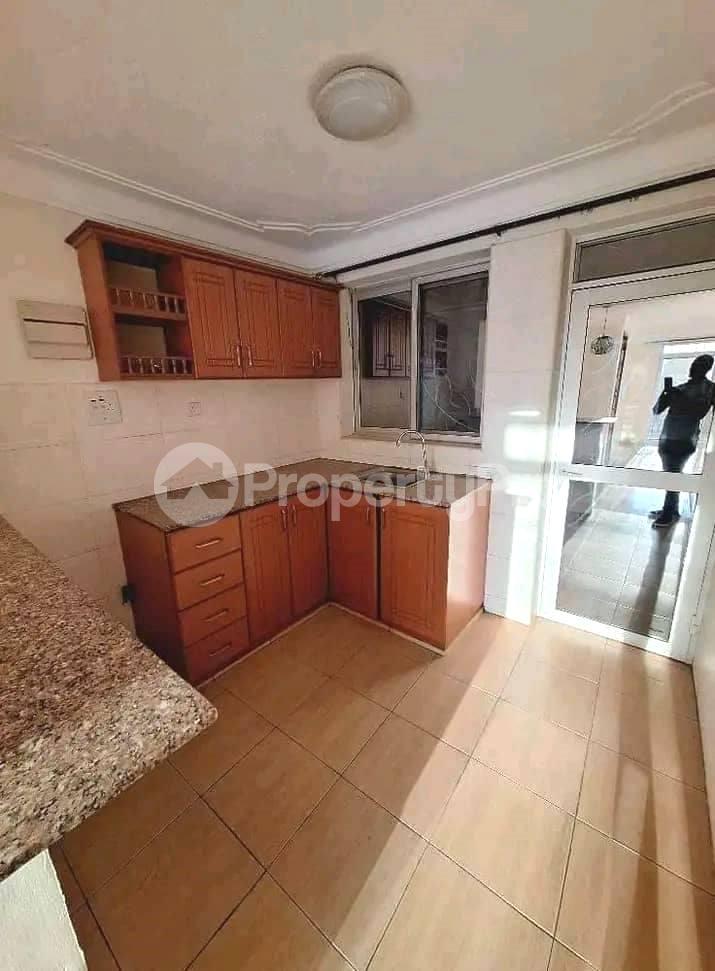 2 bedroom Apartment Block Apartment for rent bugolobi road Bugolobi Kampala Central - 9