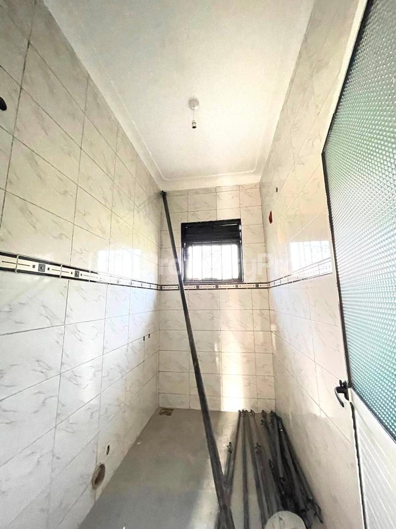 2 bedroom Apartment Block Apartment for rent gayaza road Gayaza Wakiso Central - 5