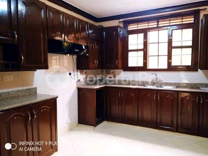 2 bedroom Apartment Block Apartment for rent Kiwaatule road Kampala Central - 3