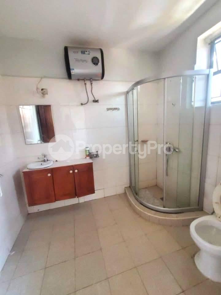 2 bedroom Apartment Block Apartment for rent munyonyo road Munyonyo Kampala Central - 11