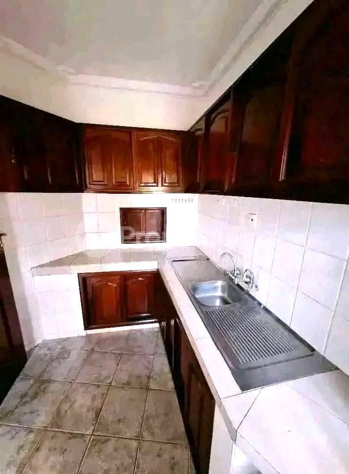 2 bedroom Apartment Block Apartment for rent mutungo road Kampala Central - 4