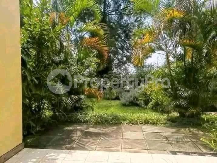 1 bedroom mini flat  Apartment Block Apartment for rent mutungo road Kampala Central - 4