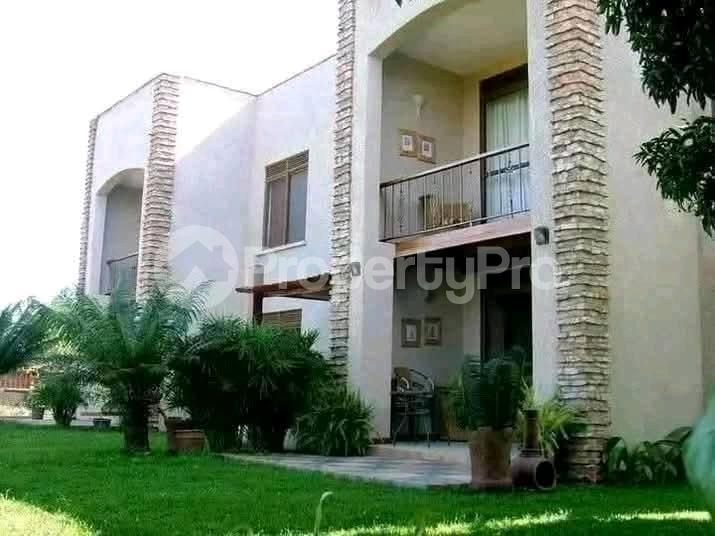 1 bedroom mini flat  Apartment Block Apartment for rent mutungo road Kampala Central - 5