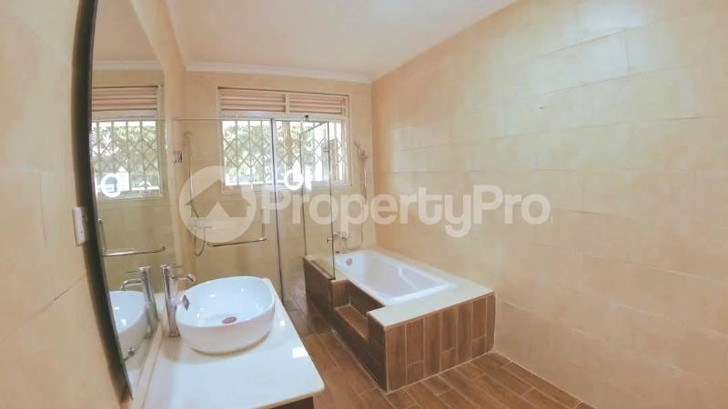 3 bedroom Apartment Block Apartment for rent kiwaatule road Kampala Central - 12