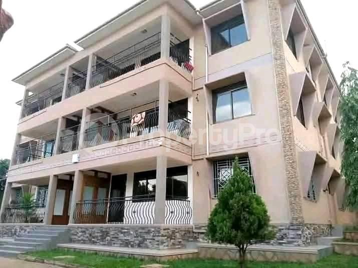 3 bedroom Apartment Block Apartment for rent mbuya road Mbuya Kampala Central - 8