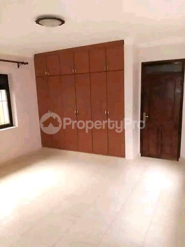 3 bedroom Apartment Block Apartment for rent mbuya road Mbuya Kampala Central - 5