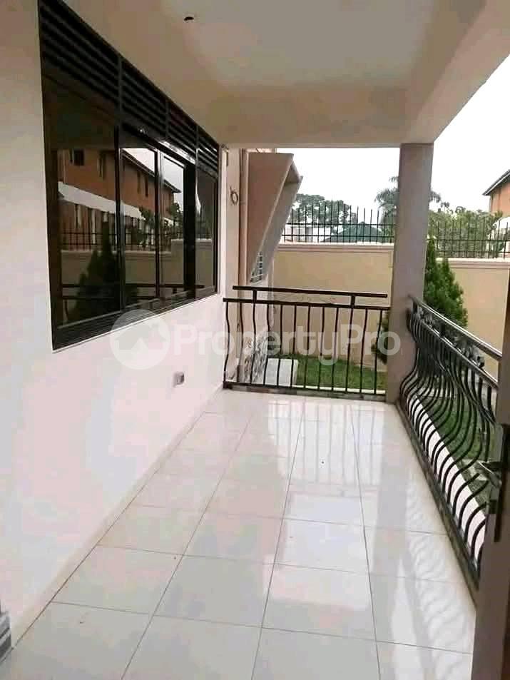 3 bedroom Apartment Block Apartment for rent mbuya road Mbuya Kampala Central - 9