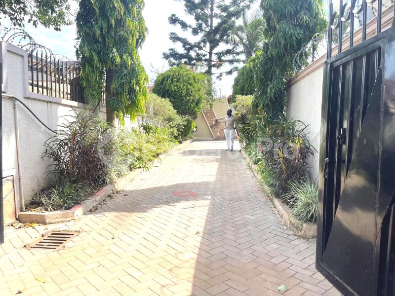 4 bedroom Bungalow Apartment for rent namugongo road Wakiso Central - 9