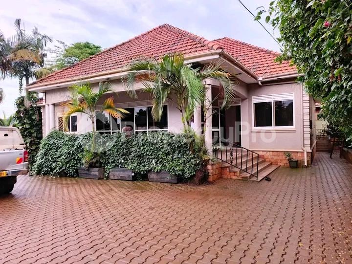 4 bedroom Bungalow Apartment for rent Najjera road  Kampala Central Kampala Central - 11
