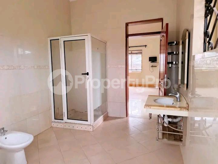4 bedroom Bungalow Apartment for rent Najjera road  Kampala Central Kampala Central - 1