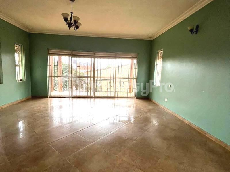 5 bedroom Apartment for rent kiwaatule road Kampala Central Kampala Central - 0