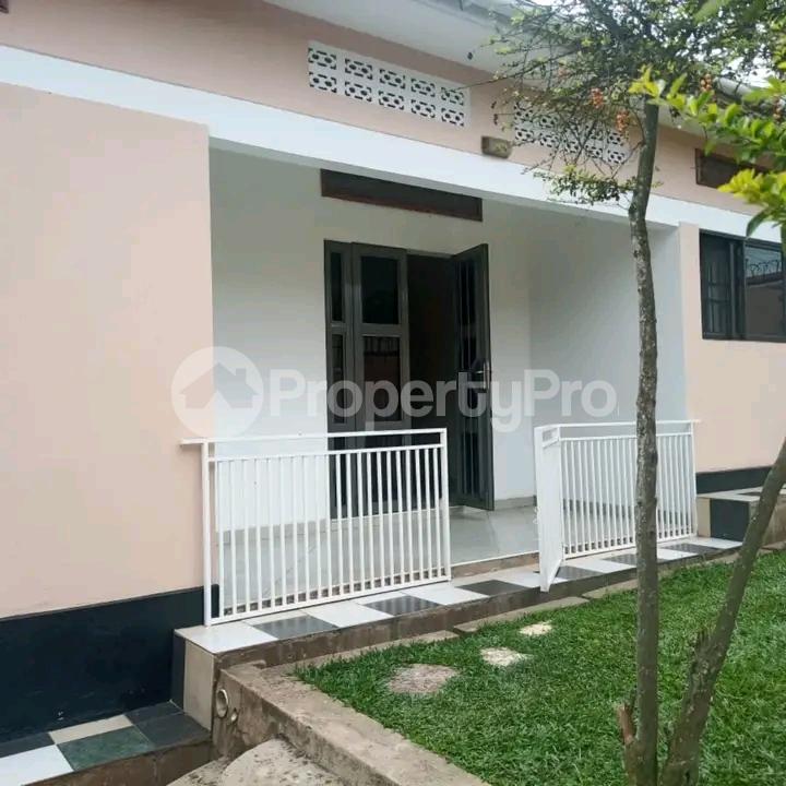 4 bedroom Bungalow Apartment for sale Namugongo road  Kampala Central Kampala Central - 2
