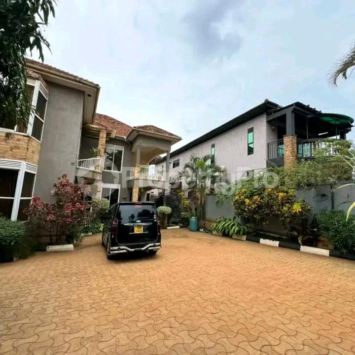 5 bedroom Bungalow Apartment for sale Najjera road  Kampala Central Kampala Central - 3