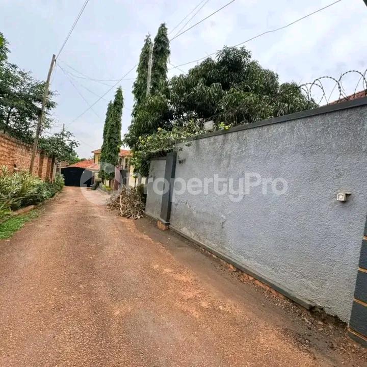 5 bedroom Bungalow Apartment for sale Najjera road  Kampala Central Kampala Central - 0