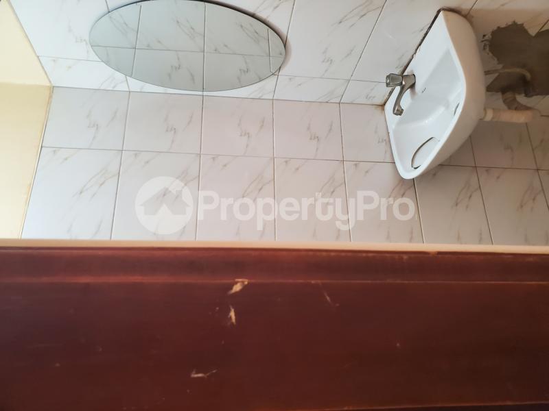 1 bedroom mini flat  Apartment Block Apartment for rent Kisaasi.  Next to where the uganda cranes sleep.  Kisaasi Kampala Central - 7