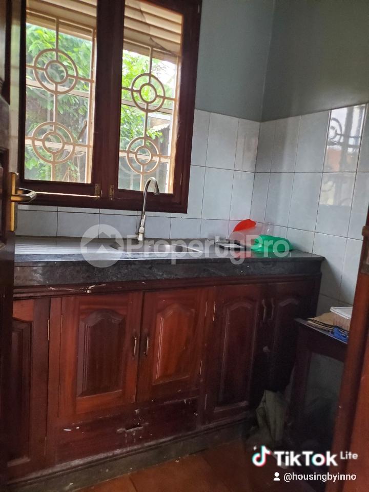 5 bedroom Apartment Block Apartment for rent Mukalazi road  Bukoto Kampala Central - 22