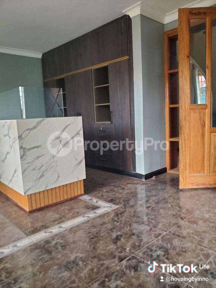 5 bedroom Apartment Block Apartment for rent Mukalazi road  Bukoto Kampala Central - 11