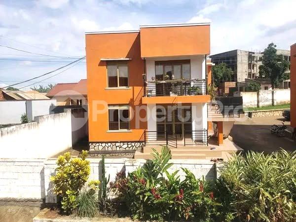 2 bedroom Apartment Block Apartment for rent buwaate road Kampala Central - 3
