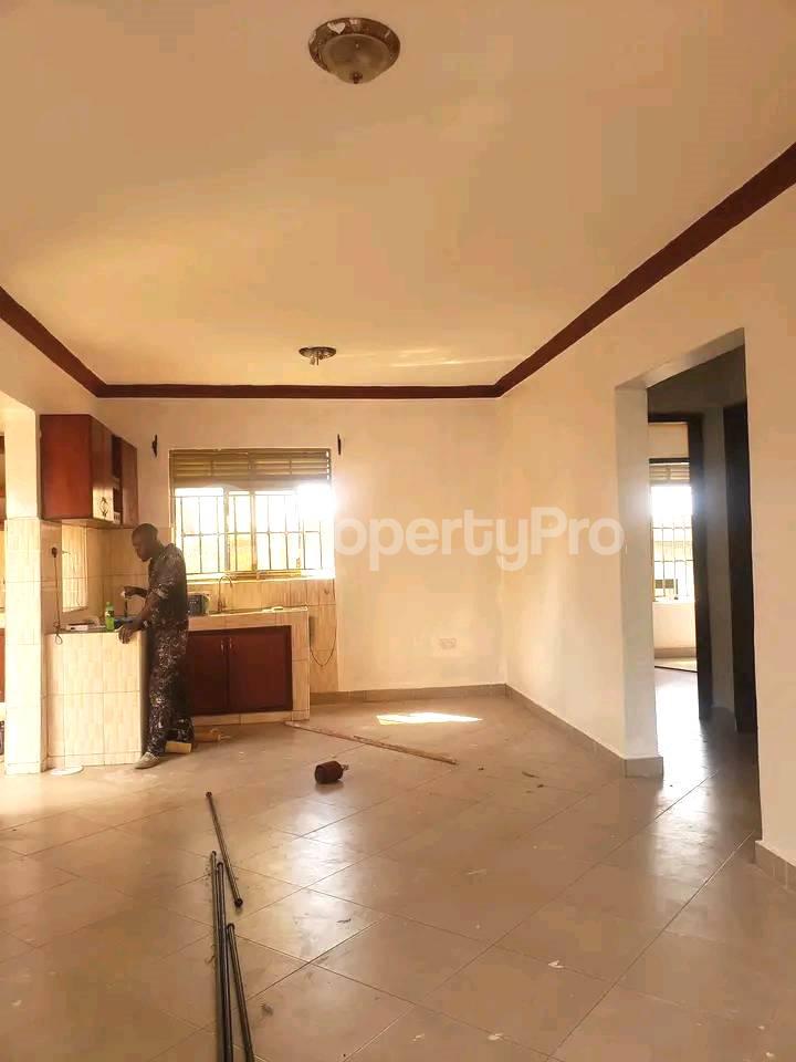 2 bedroom Apartment Block Apartment for rent buwaate road Kampala Central - 6