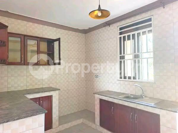 2 bedroom Apartment Block Apartment for rent munyonyo road Munyonyo Kampala Central - 6