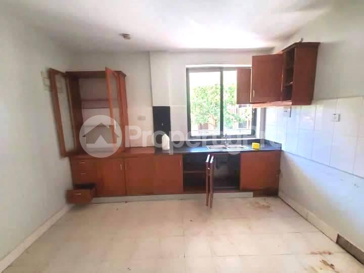 2 bedroom Apartment Block Apartment for rent munyonyo road Munyonyo Kampala Central - 11