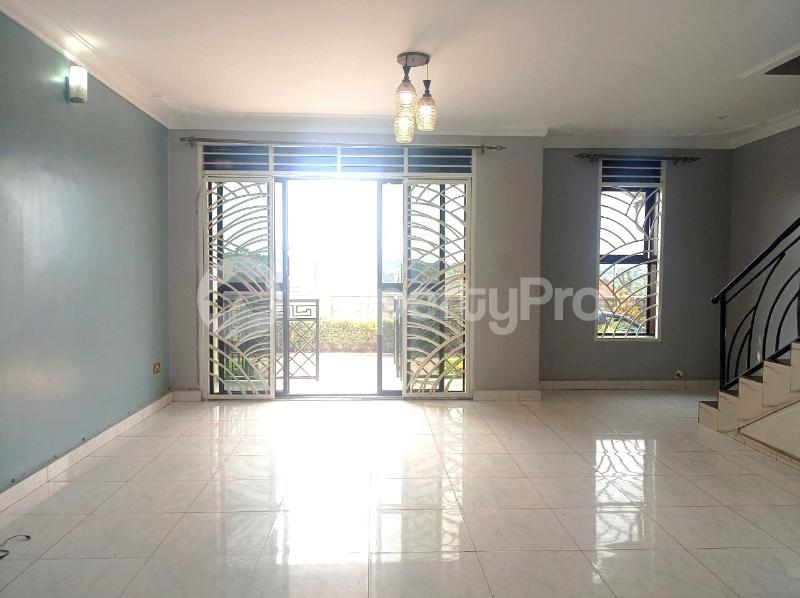 2 bedroom Apartment Block Apartment for rent buwaate road Wakiso Central - 6