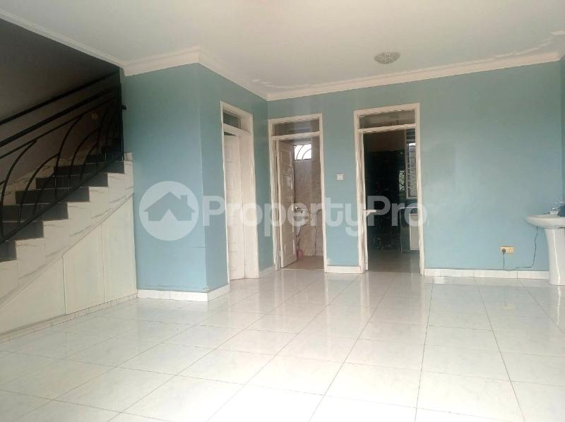 2 bedroom Apartment Block Apartment for rent buwaate road Wakiso Central - 5