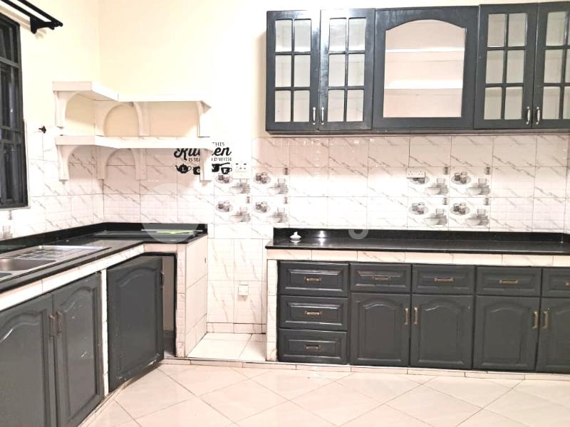 4 bedroom Bungalow Apartment for rent kyanja road Kampala Central - 14