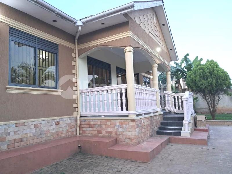 4 bedroom Bungalow Apartment for rent kyanja road Kampala Central - 3