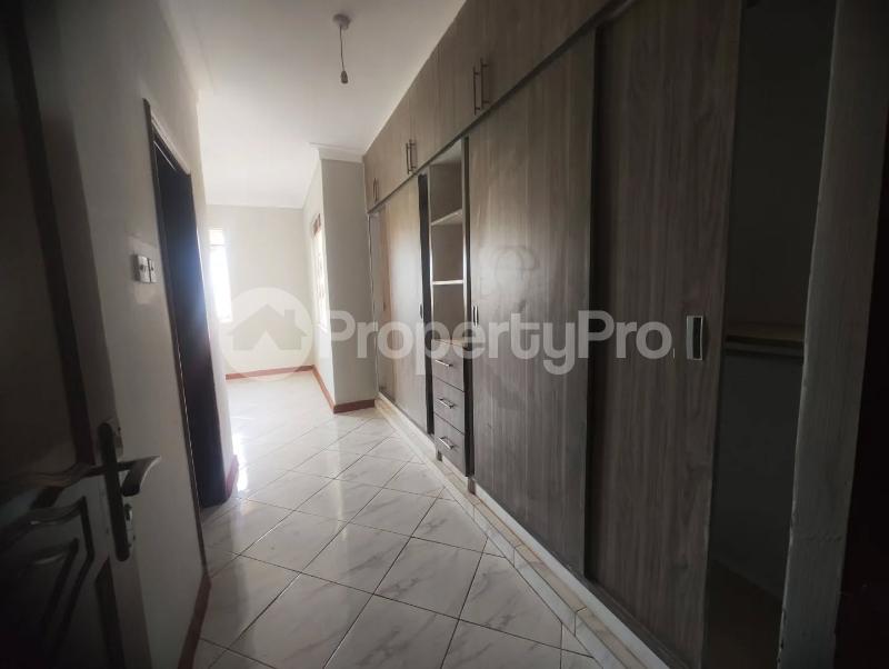 4 bedroom Bungalow Apartment for rent Najjera road Wakiso Central - 4