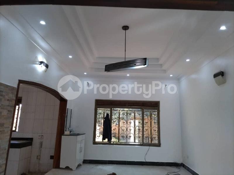 4 bedroom Bungalow Apartment for rent wampeewo road Wakiso Central - 4