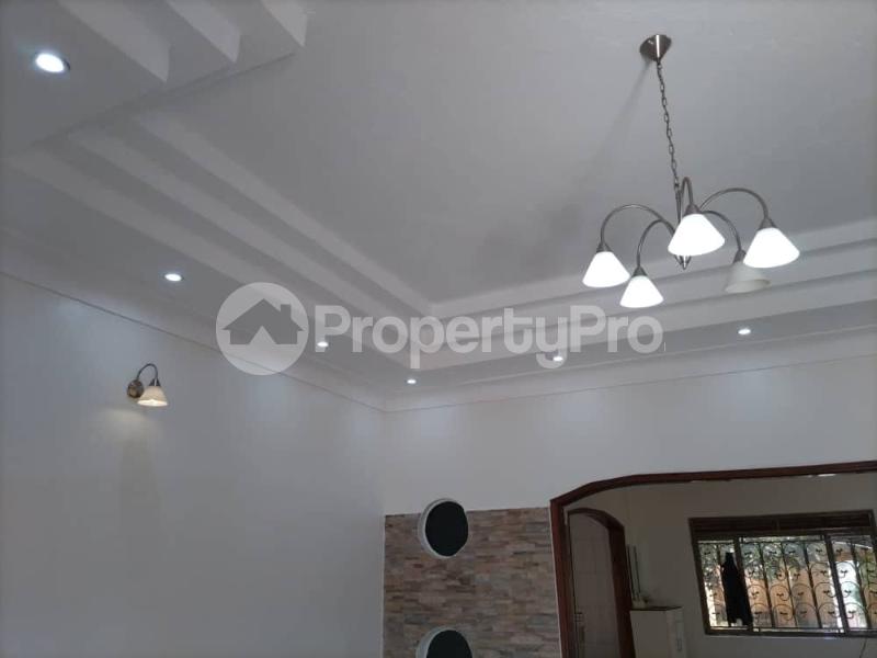 4 bedroom Bungalow Apartment for rent wampeewo road Wakiso Central - 6