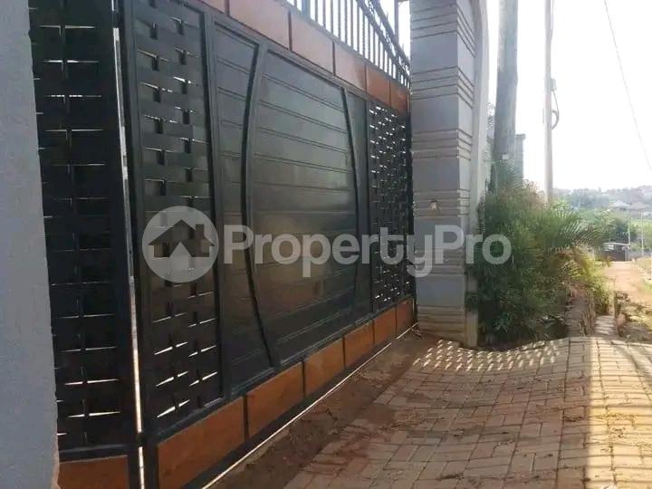 4 bedroom Apartment for sale Mpererewe  kitagobwa Kampala Central Kampala Central - 0