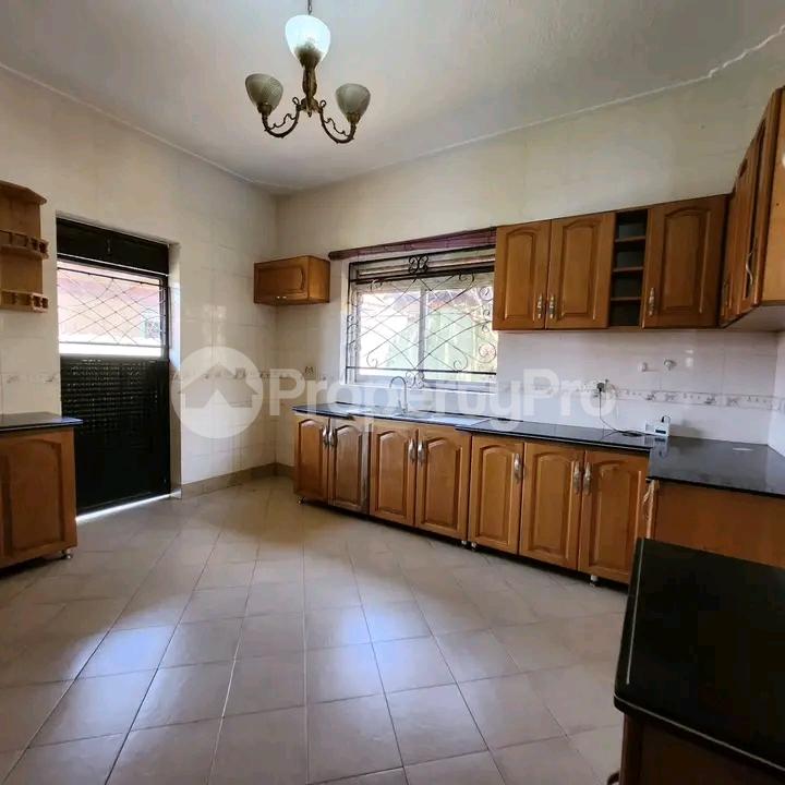 4 bedroom Bungalow Apartment for rent Najjera road  Kampala Central Kampala Central - 6