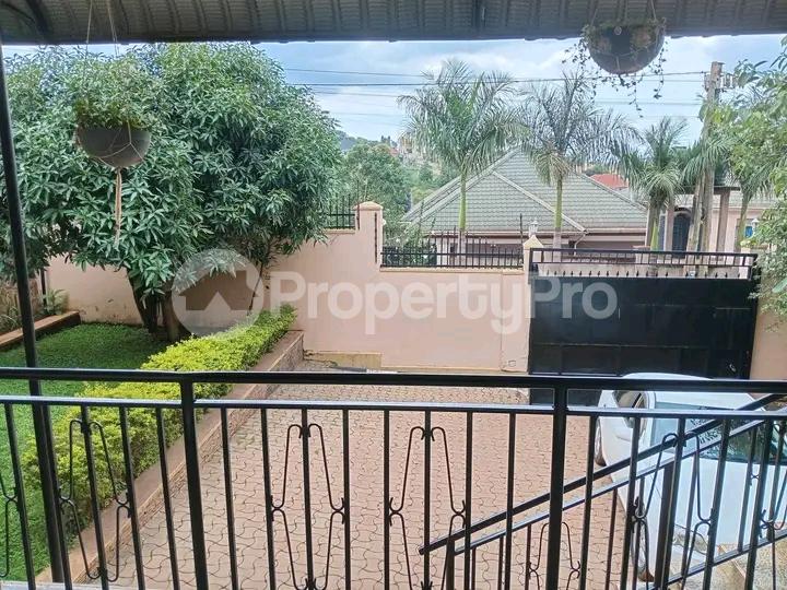 4 bedroom Bungalow Apartment for sale Kira road  Kira Wakiso Central - 1