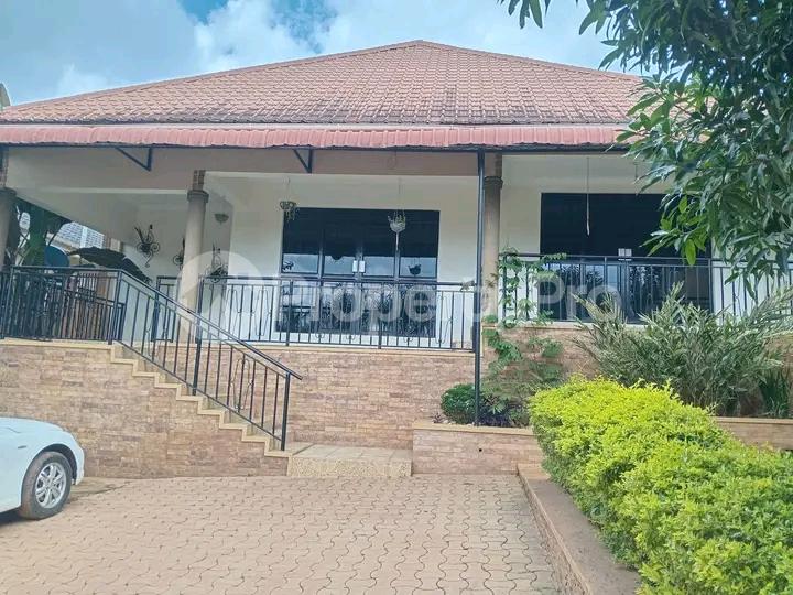 4 bedroom Bungalow Apartment for sale Kira road  Kira Wakiso Central - 14