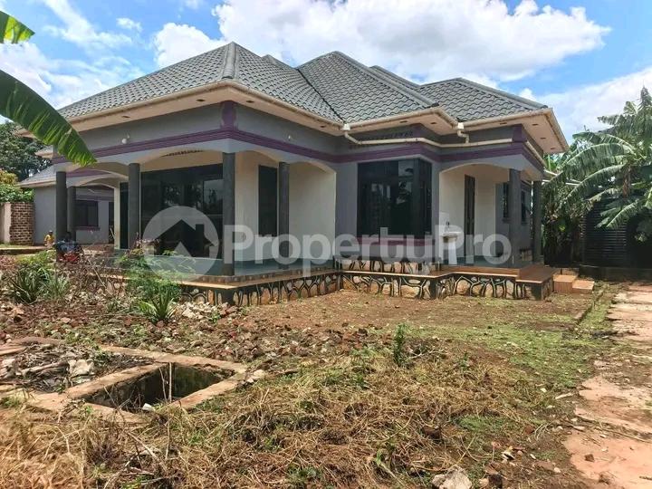3 bedroom Bungalow Apartment for sale Mukono kisowera Kampala Central Kampala Central - 3