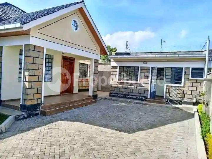 4 bedroom Bungalow Houses for rent Mamboleo Kisumu - 0