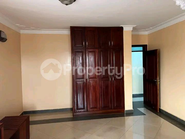 4 bedroom Bungalow Apartment for rent Kyaliwajjala road  Kampala Central - 7