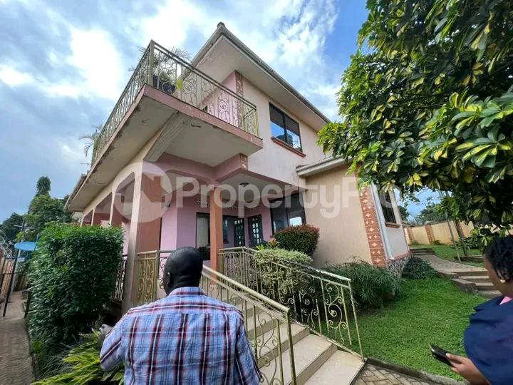 4 bedroom Bungalow Apartment for rent Kyaliwajjala road  Kampala Central - 12