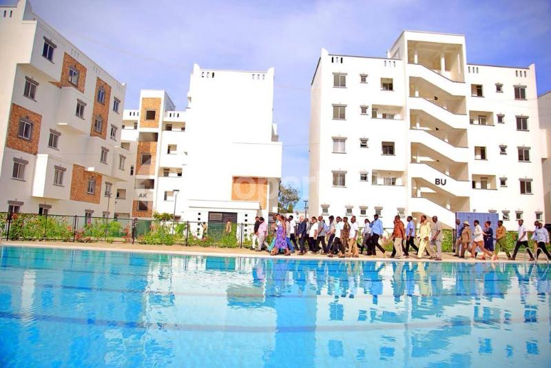 1 bedroom mini flat Townhouse for sale Buxton Point Apartments, Tom