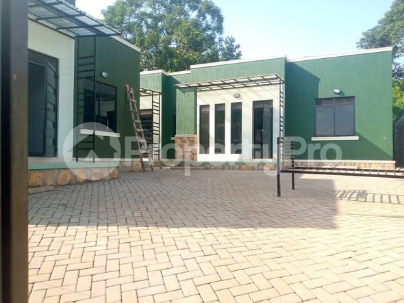 1 bedroom mini flat  Bungalow Apartment for rent gayaza road Gayaza Wakiso Central - 4