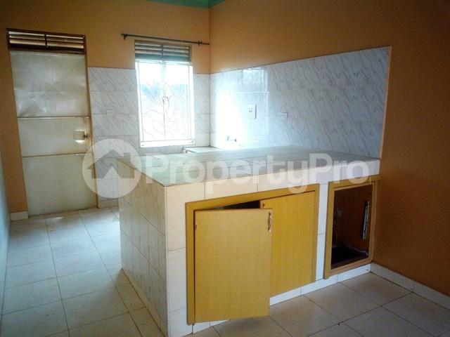 2 bedroom Bungalow Apartment for rent gayaza road Gayaza Wakiso Central - 4