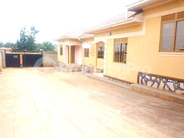 2 bedroom Apartment Block Apartment for rent gayaza road Gayaza Wakiso Central - 8