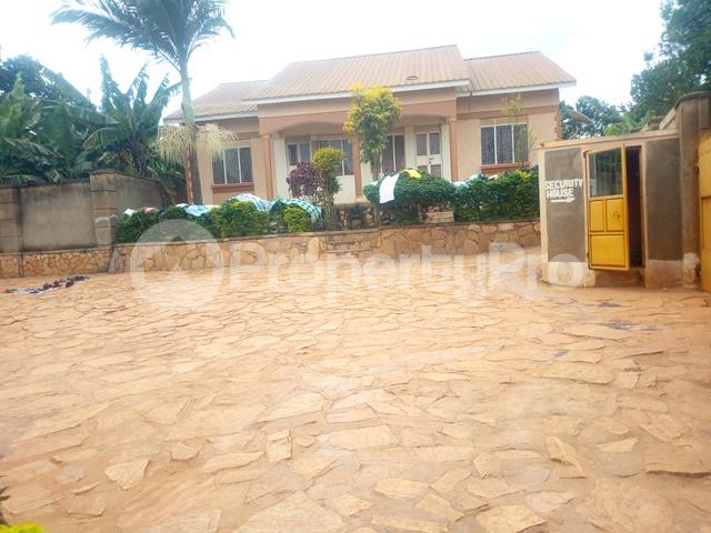 2 bedroom Bungalow Apartment for rent gayaza road Gayaza Wakiso Central - 7