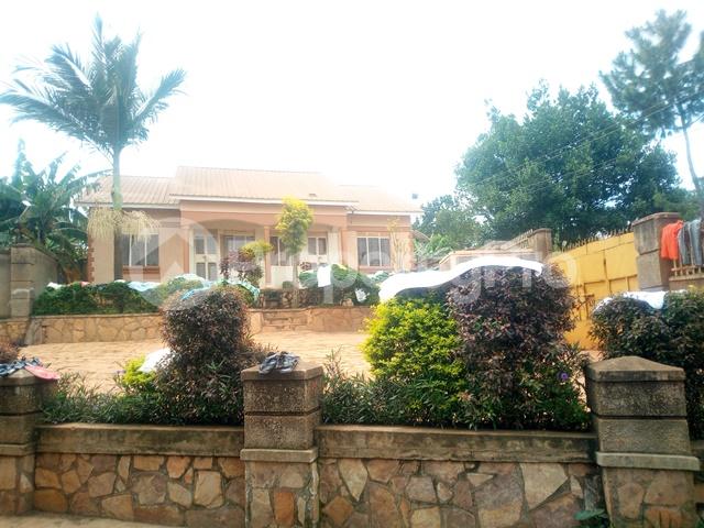 2 bedroom Bungalow Apartment for rent gayaza road Gayaza Wakiso Central - 6