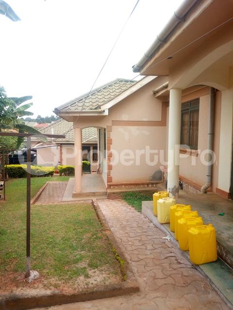 2 bedroom Apartment Block Apartment for rent gayaza road Gayaza Wakiso Central - 7