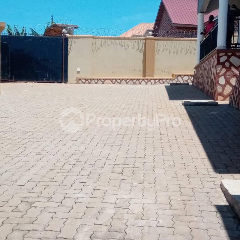 2 bedroom Bungalow Apartment for rent Gayaza road  Gayaza Wakiso Central - 0