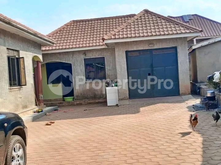 4 bedroom Bungalow Apartment for sale Gayaza kayebe  Gayaza Wakiso Central - 2