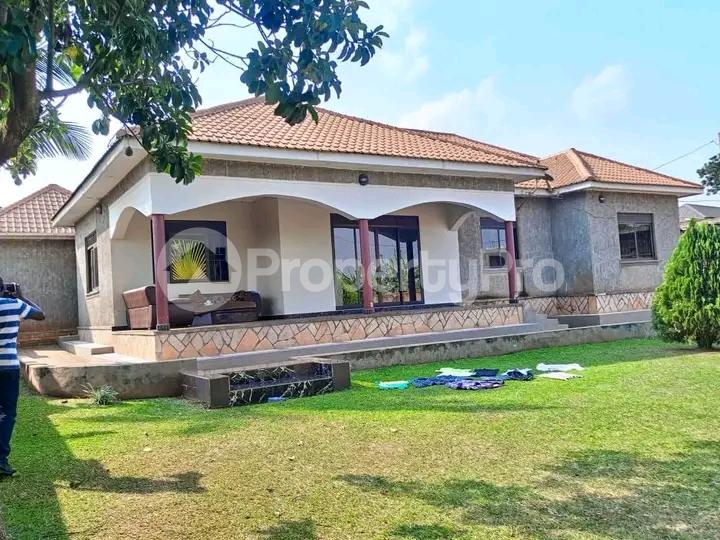 4 bedroom Bungalow Apartment for sale Gayaza kayebe  Gayaza Wakiso Central - 5